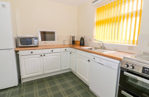 Cromer House | MAYFIELD DRIVE, family friendly, character holiday cottage in Cromer