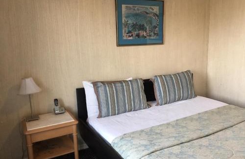 Rosemount Hotel | Mayflower Motel