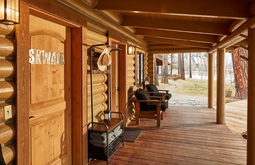 Grantsdale Cabin | Mayfly Cabin Room at TBMC