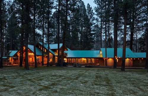 Grantsdale Cabin | Mayfly Cabin Room at TBMC