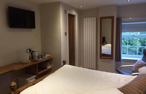 Cawood House | Maypole Farm Guest House