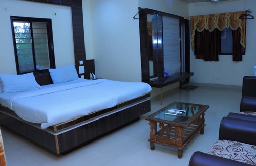 Latur Hotel | Mayura Lodge Residency