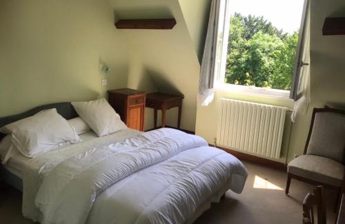 Reignac-sur-Indre Hotel | Mazmoura