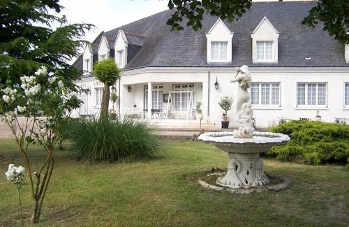 Reignac-sur-Indre Hotel | Mazmoura