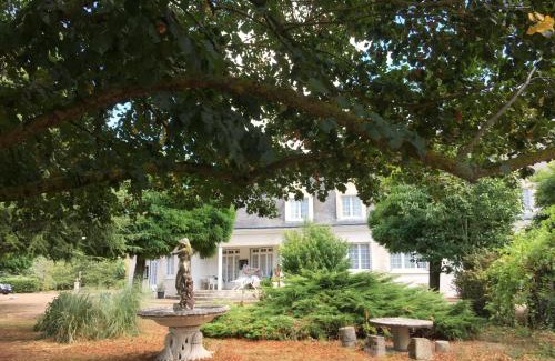 Reignac-sur-Indre Hotel | Mazmoura