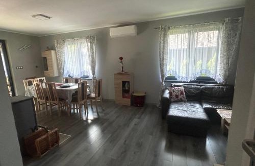 Szczytno Villa | Mazury Dom Oskar nad jeziorem Sasek Wielki z jakuzzi