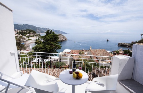 Mazzaro Apartment | Mazzarò Retreat by Wonderful Italy