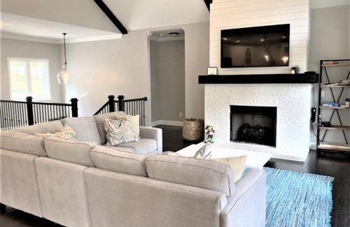West Union House | McAlister Rd Absolutely Stunning Home on Lake Keowee