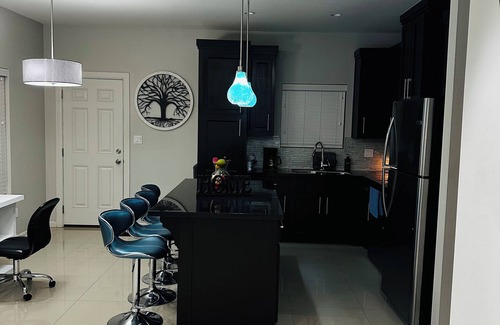 McAllen Apartment | McAllen TX Apartment 2BR-2BA Patio, close Airport Shopping, Hospital