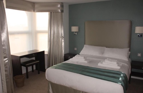 Seven Kings Hotel | McCafferty's Guesthouse Ilford