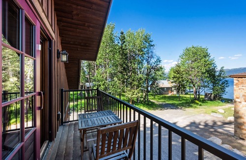 McCall Apartment | McCall Lakeside Hideaway Apartment By Shore Lodge