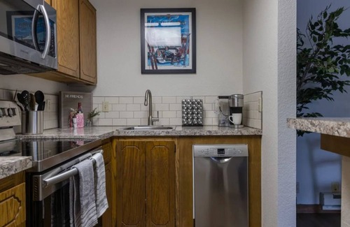McCall Condo | McCall Suite Spot: 1-bedroom with indoor fireplace