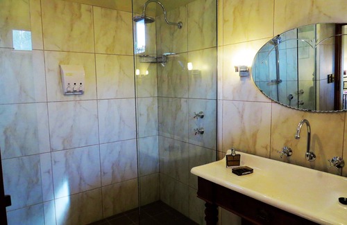 Port Noarlunga Hotel | McCloud House