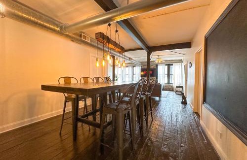 Near South Side Apartment | McCormick Place Spacious 5BR Suite with Pool Table & Optional Parking Sleeps 10 Near Soldier Field and Grant Park