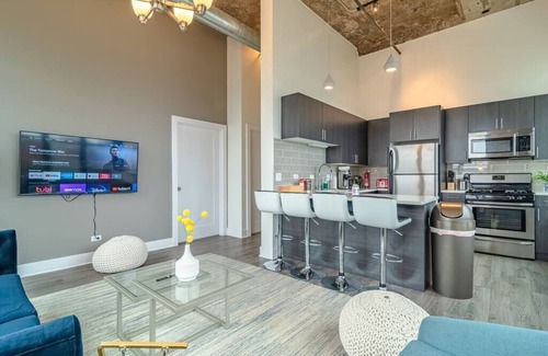 Near South Side Apartment | McCormick Place Stylish corner unit with optional parking for up to 6 guests