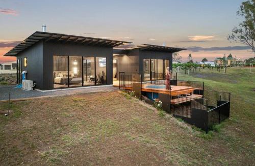 Moffatdale Apartment | McGill Vineyard Moffatdale