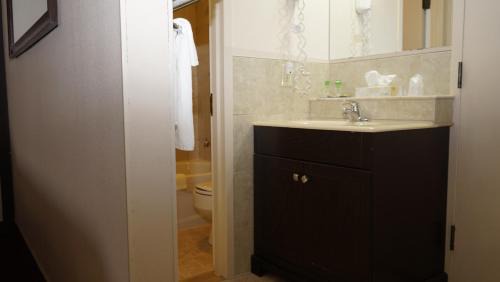 Morrisburg Hotel | McIntosh Country Inn & Conference Centre
