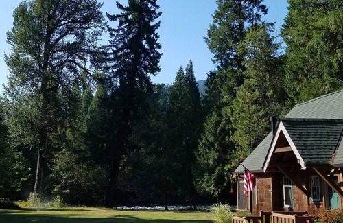 McKenzie Bridge Cabin | Mckenzie River Cabin at The Log Cabin Inn