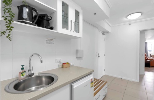 Cairns Central Business District Apartment | McLeod Nook Poolside Studio by Waterfront and Market