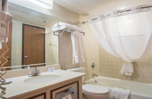 Abilene Hotel | MCM Elegante Suites Abilene