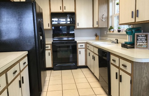 Fedhaven House | McRobinstone Lakehouse - perfect mid century getaway on sleepy Lake Pierce