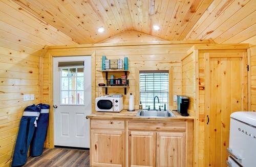 Mead Apartment | Mead Studio Cabin Near Lake Texoma & Marina!