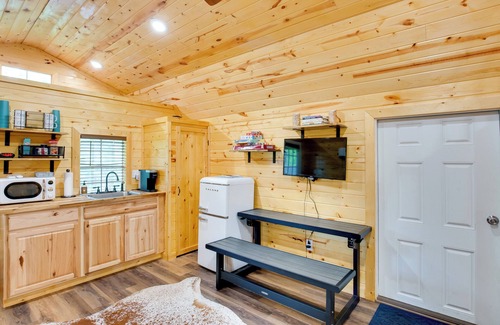 Mead Apartment | Mead Studio Cabin Near Lake Texoma & Marina!