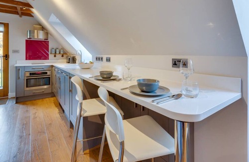 Langton Green Apartment | Meadow Loft in Tunbridge Wells