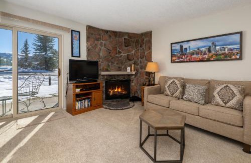 Fraser House | Meadow Ridge Court 9 Unit 4