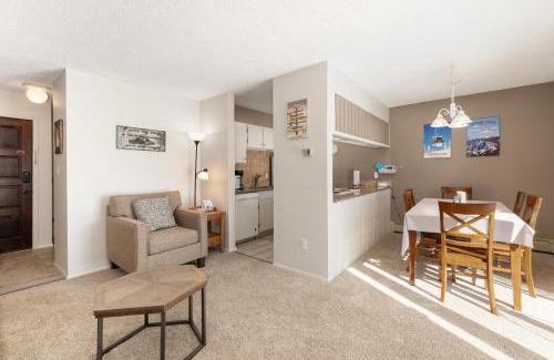 Fraser House | Meadow Ridge Court 9 Unit 4