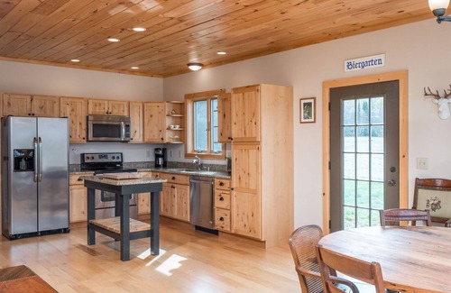 Bethel House | Meadow View Cabin | 3 Bed, 2 Bath