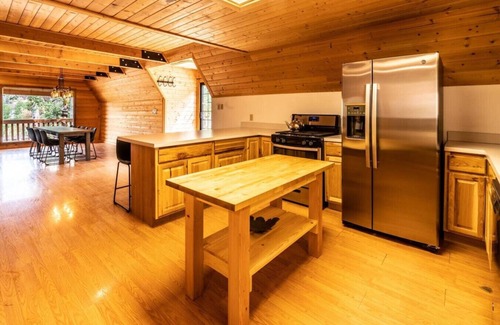 Duck Creek Village Cabin | Meadow View Retreat!