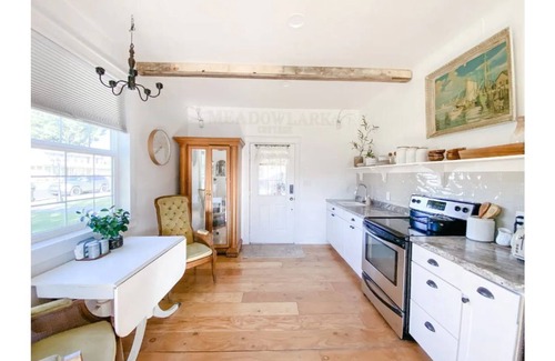 Snowflake Apartment | Meadowlark Cottage apartment, private entrance