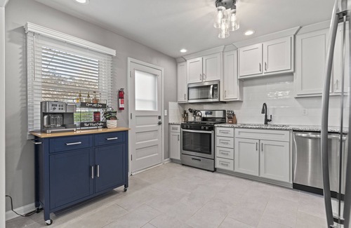 Lenexa House | Meadowlark - Large Home Close to I35