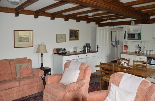 Pickering Cottage | Meadows Edge Cottage, Dog/Cat Friendly with fishing on site