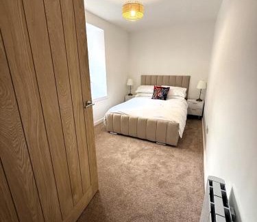 Insch Apartment | Meadowside-Stylish Newly Renovated 2 bed property