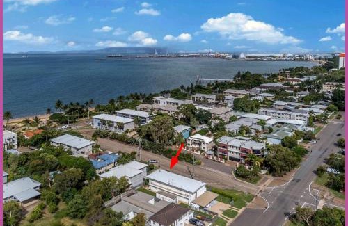 North Ward Apartment | Meander to the Strand on McKinley