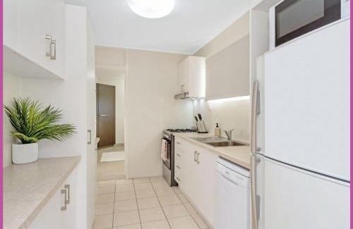 North Ward Apartment | Meander to the Strand on McKinley