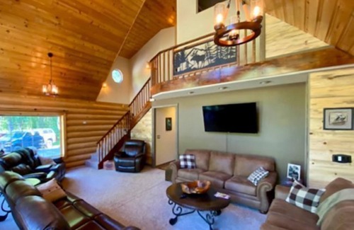 Talkeetna House | Meandering Moose Lodging