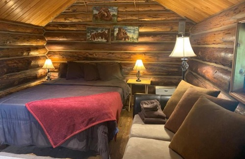 Talkeetna House | Meandering Moose Lodging