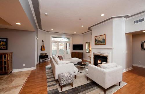 Historic Downtown Durango House | Mears House Unit 1A