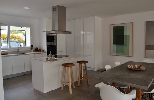Fornos House | Meco Beach and Pool Villa