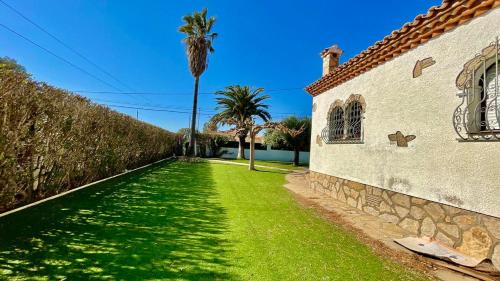 Miami Platja Villa | MEDDAYS VILLA CAPRICHO