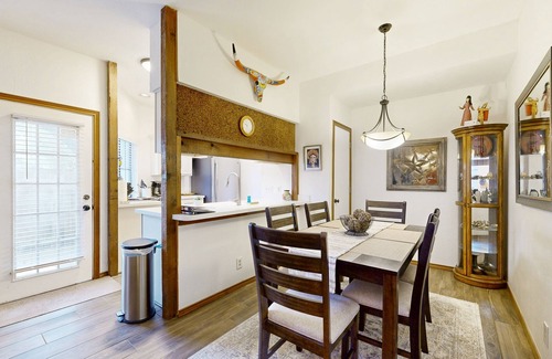 Medical Center District Condo | Medical Center Condo for Students and families - 30 day min rental