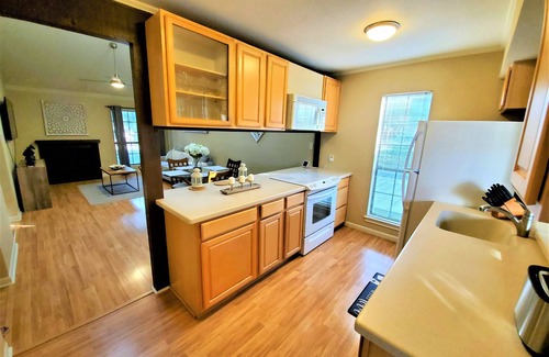 Medical Center District Condo | Medical Center, Gorgeous Condo Centrally located must see!