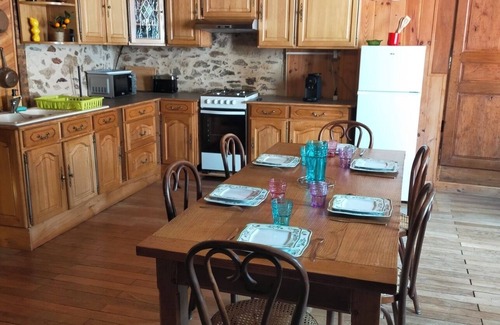 Saint-Benoit-du-Sault House | Medieval house for six people