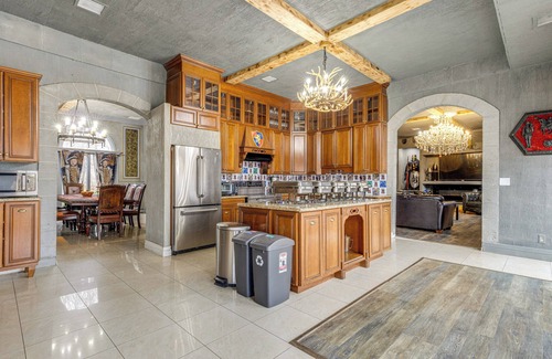 Brookhaven Villa | Medieval-Themed Castle < 10 Mi to Shirley Beach!