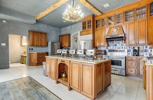 Brookhaven Villa | Medieval-Themed Castle < 10 Mi to Shirley Beach!