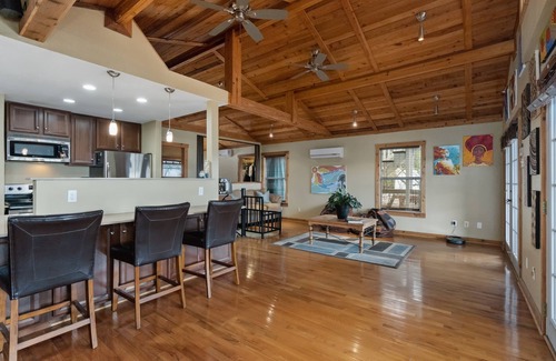 Lakehills House | Medina Lake Villa - Stunning Lakeviews, Waterfront Access & Pool