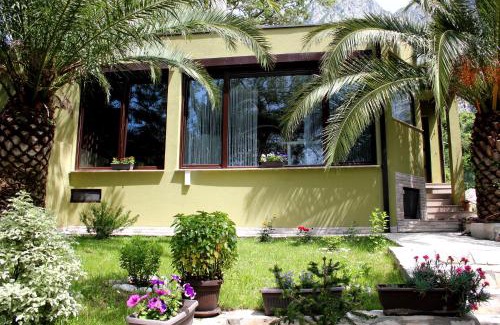 Orahovac Villa | Meditation